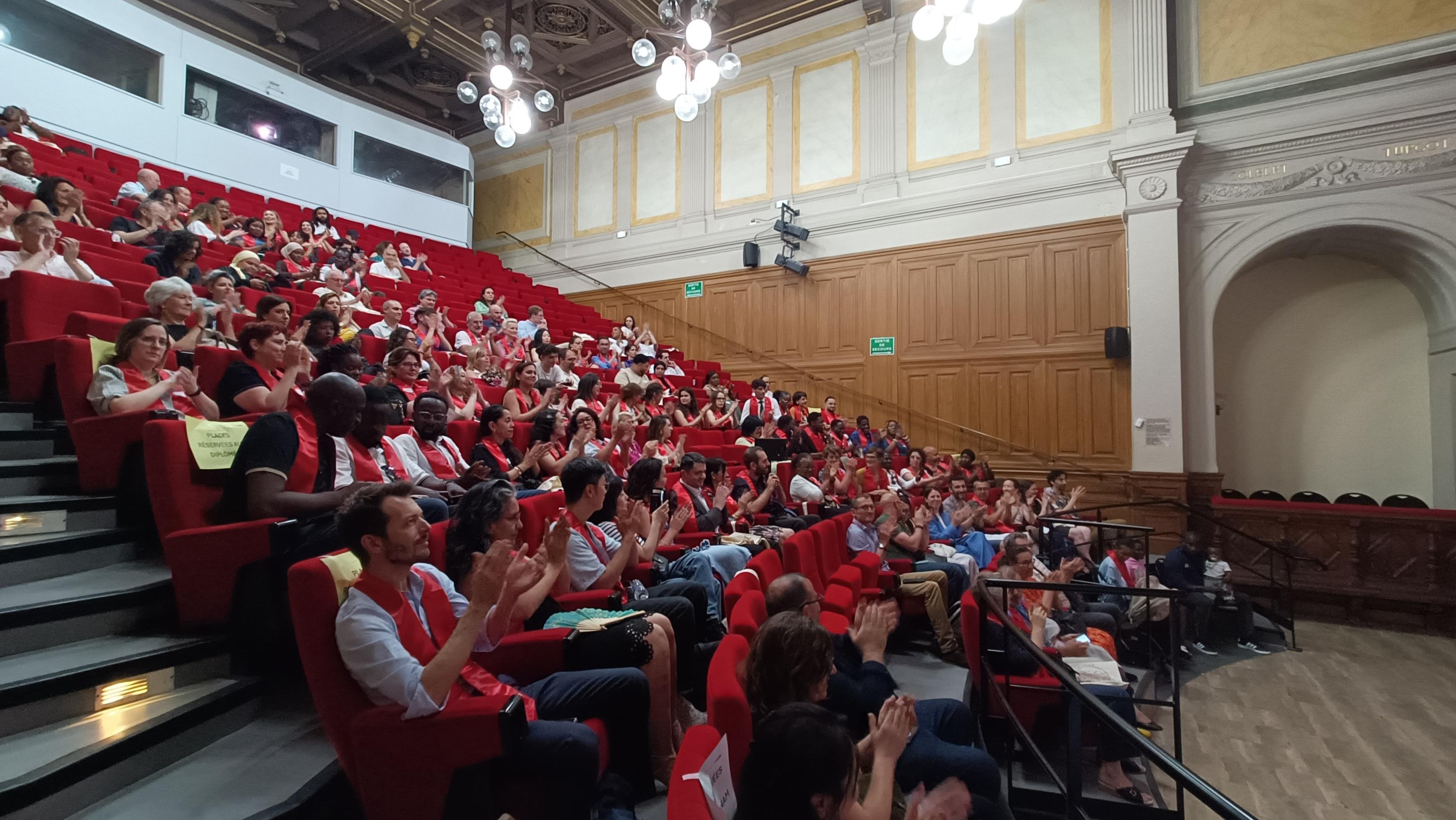 Amphi remise diplômes